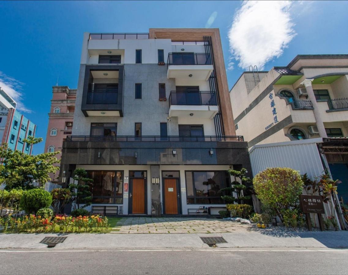 花蓮前站-艾莉小屋電梯民宿 Hualien City Exterior foto
